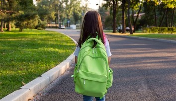 Fyzický trest od učiteľky sa skončil tragédiou. Dievča o pár dní zomrelo