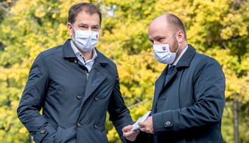 Premiér: Slovensko pomôže Rakúsku pri projekte plošného testovania