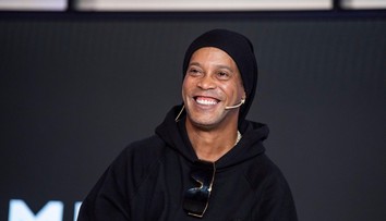 Fanúšikov čaká obrovský futbalový sviatok. Na Slovensko zavíta plejáda hviezd na čele s Ronaldinhom