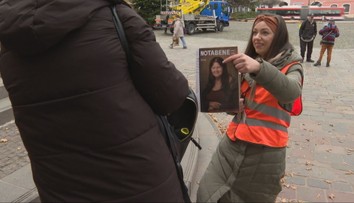 Privyrábajú si na živobytie, no často čelia posmeškom a hanbe. Vyskúšali sme si prácu predajcov Notabene