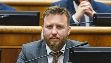 Kotlárovmu vyšetrovaniu nedôveruje vyše polovica Slovákov. U voličov jednej strany má však takmer stopercentnú podporu