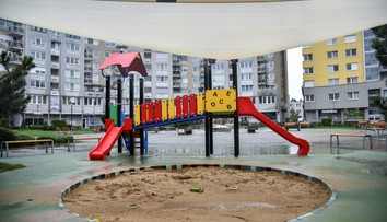 Aj vaše deti by mali mať v pieskoviskách a na hojdačkách dvojmetrové rozostupy