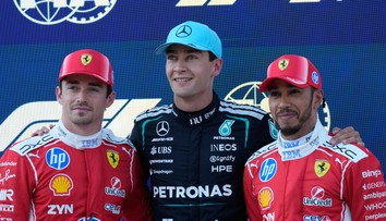 Mercedes opäť ovládol kvalifikáciu zásluhou Russella. Verstappen sa ocitol mimo trate