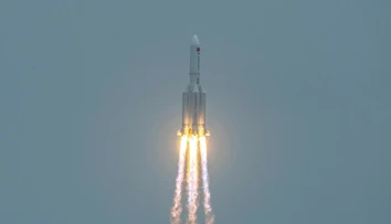 Kam dopadnú trosky čínskej rakety? Mapa ukazuje, ktoré oblasti sú v nebezpečí