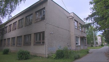 Škola, kam chodili Šatan či Višňovský, dostane novú podobu. Prerobia ju na zdravotnícke centrum