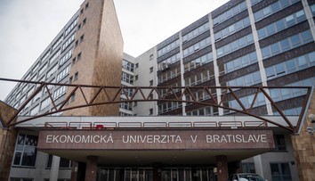 Strach na Ekonomickej univerzite: Báli sa, že sa zopakuje útok ako na Spiši. Týždne ich obťažoval 29-ročný muž