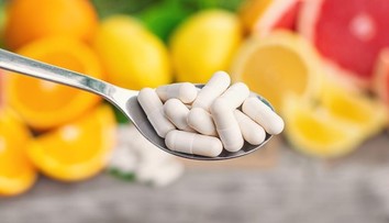 Pomáha imunite, no zázraky nečakajte. Odborníci vyvracajú mýty o obľúbenom vitamíne