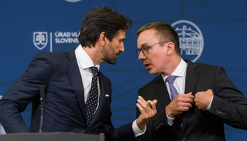 Hlas chce zmraziť paušálne náhrady ministrov. U Kaliňáka sa nestretol s pochopením