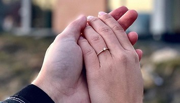 Bude svadba. Superstaristka sa po rokoch randenia zasnúbila