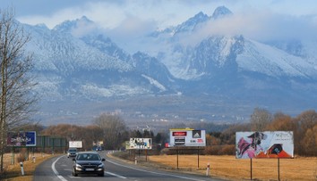 Bilbordy nazývané dymový smog možno konečne zmiznú. Minister Ráž urobil prvý zásadný krok