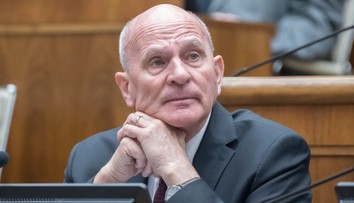 KDH víta zmenu ústavy, František Majerský a František Mikloško ostávajú v poslaneckom klube