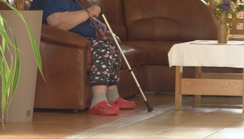 Chcú zabrániť kolapsu. Sestrám a opatrovateľkám v domovoch miesto zvyšovania platov ponúkajú ďalší stabilizačný príspevok