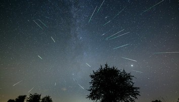 Aj viac ako 100 meteorov za hodinu. Nočnú oblohu zaplnia dychberúce Perzeidy