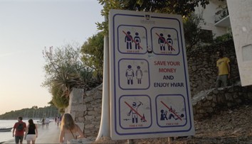 Dávajte si pozor na obuv aj to, kde sedíte. Za tieto „maličkosti“ dostanete na dovolenke mastnú pokutu