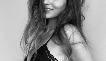 Krásna priateľka hviezdy Oteckov: Sexy fotka v bielizni