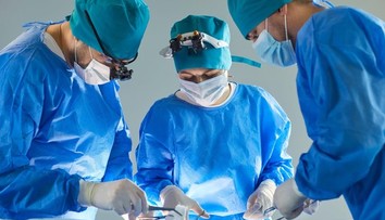 Rutinný zákrok sa zmenil na tragédiu. Štvorročné dievčatko zomrelo po operácii mandlí