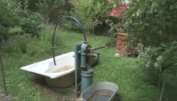 Studne vysychajú, voda sa míňa. Slovenskí záhradkári obetujú aj vlastné potešenie, aby zachránili úrodu