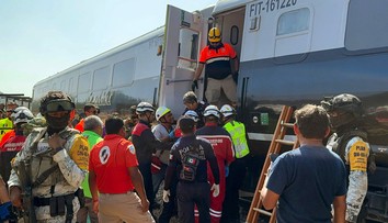 Vlaková tragédia na juhu Mexika: Vykoľajenie si vyžiadalo najmenej 13 obetí a desiatky zranených