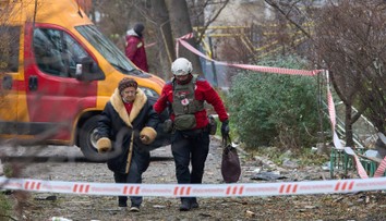 Kyjev v pohotovosti. Mestom otriasli výbuchy, hlásia zranených