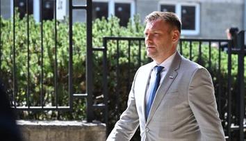 „Stavte svoj majetok, že Kuffa minister nebude.“ Taraba odmietol, že by v najbližšej dobe opustil ministerské kreslo