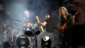 Bubeníka skupiny Metallica pasovali za rytiera