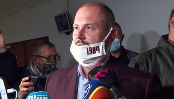 Právoplatný rozsudok stále nepozná. Kauza šekov Mariana Kotlebu sa naťahuje