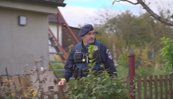V chatke našli cudzieho človeka, ktorý si tam ustlal. Polícia ich kontroluje, chcú zabrániť vykrádačkám