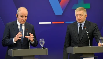 Slováci platia za elektrinu veľa, Fico chce zmenu. Pomôcť má aj V4