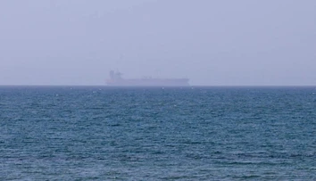 Tanker pri Katare bol pod paľbou. Hlásia zásah viacerými projektilmi