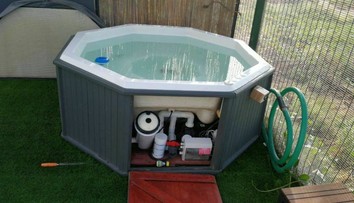 Dievčaťu (†10) sa vo vírivke zasekli vlasy do odtoku, otec jej už nedokázal pomôcť