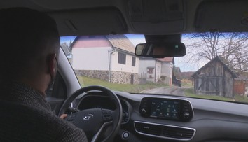 Stále sú obce, v ktorých mobilný signál nenájdete. Ak si chcú zavolať, musia vyšliapať na kopec