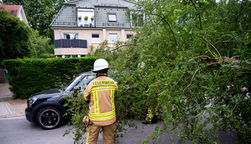 Tlaková níž Poly vyčíňala v Nemecku aj Holandsku, hlásia obete