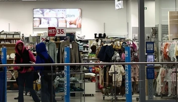 Tričko za šesť centov. Obľúbený reťazec ponúkal na Slovensku obrovské zľavy na už zľavnené veci