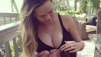 Jeden z najkrajších párov Hollywoodu je šťastím bez seba. Majú chlapca!