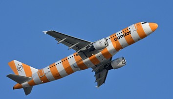 VIDEO: Panika počas letu z Korfu. Z jedného z motorov začali krátko po vzlete šľahať plamene