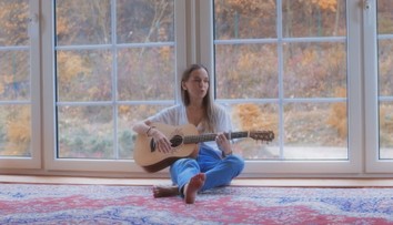 Videoklip natočila len na mobil a prišla veľká výhra: Slovenská speváčka bodovala v zahraničí