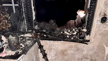 Prskavky spôsobili požiar dvoch rôznych bytov na Štedrý deň. Pre plamene evakuovali desiatky ľudí