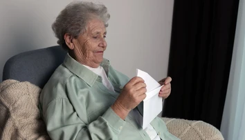 Nový podvod mieri na seniorov. Útočníci využívajú citlivú tému