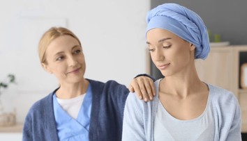 Vedci hlásia prelom pri liečbe chemoterapiou. Novo vyvinutá metóda by mohla zabrániť vypadávaniu vlasov