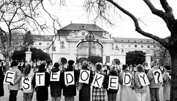 OBRAZOM: Pozrite sa, ako to vyzeralo v uliciach v novembri 1989