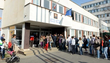 Diplom a angličtina už nestačia. Pre absolventov je vstup na pracovný trh ťažší
