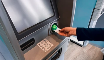 Veľká zmena pre klientov troch bánk. Od júla získajú prístup k stovkám bankomatov