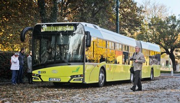Zlikvidujem ťa. Opitý muž sa vyhrážal vodičovi autobusu, skončil v putách
