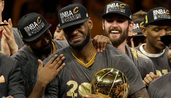 Cleveland zavŕšil historický obrat. LBJ priniesol mestu sľúbený titul