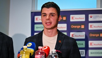 Mal patriť  k lídrom reprezentácie, no na domácom turnaji sa nepredstaví. Tréneri vyradili hráča zo zámoria