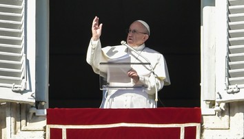 Pápež kondoloval ruskému národu a pozostalým po obetiam pádu lietadla v Rusku