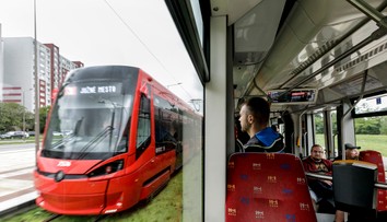 Nebezpečná zastávka v centre Bratislavy skončí. Ľudia už nebudú vstupovať na cestu