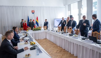 Ministri v čase konsolidácie rozdávajú štedré odmeny. Jeden rezort vyplatil takmer 100-tisíc eur