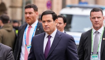 Bratislavu čakajú dopravné manévre. Na Slovensko prichádza dôležitý Trumpov človek