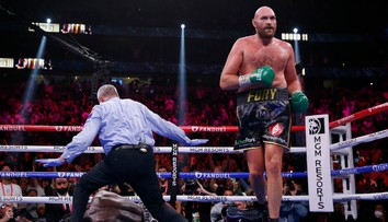 Fury s Wilderom predviedli famózne divadlo. Knockout napokon udelil Fury a obhájil opasok WBC